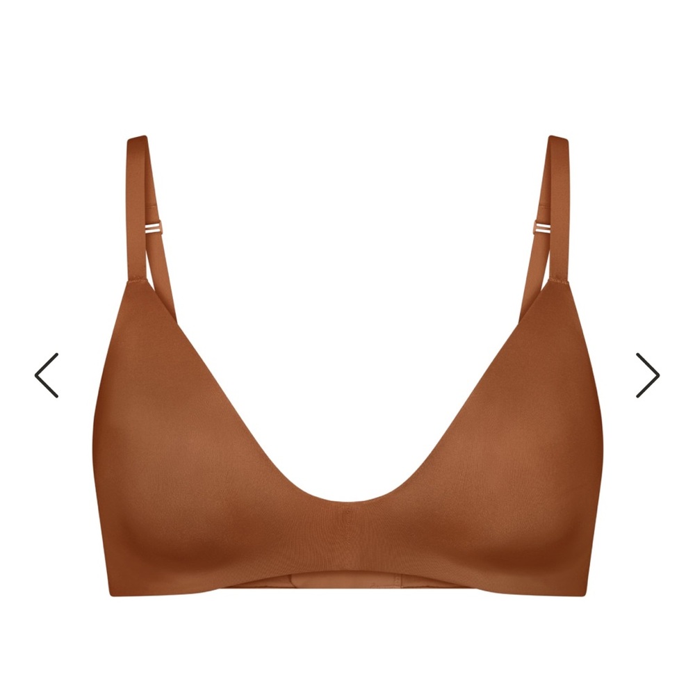 Skims wireless form t-shirt Demi bra